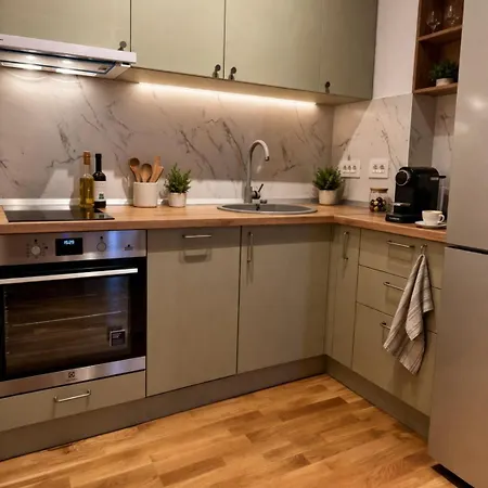 Apartmán Modern | Metro Front | Netflix | Balcony *
