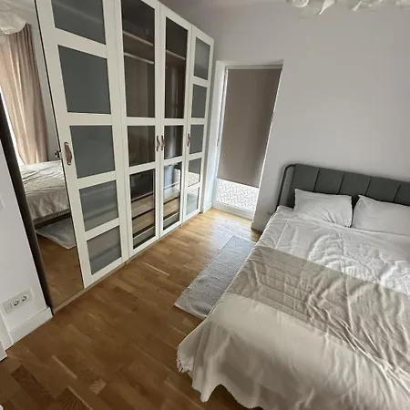 Apartmán Modern | Metro Front | Netflix | Balcony *
